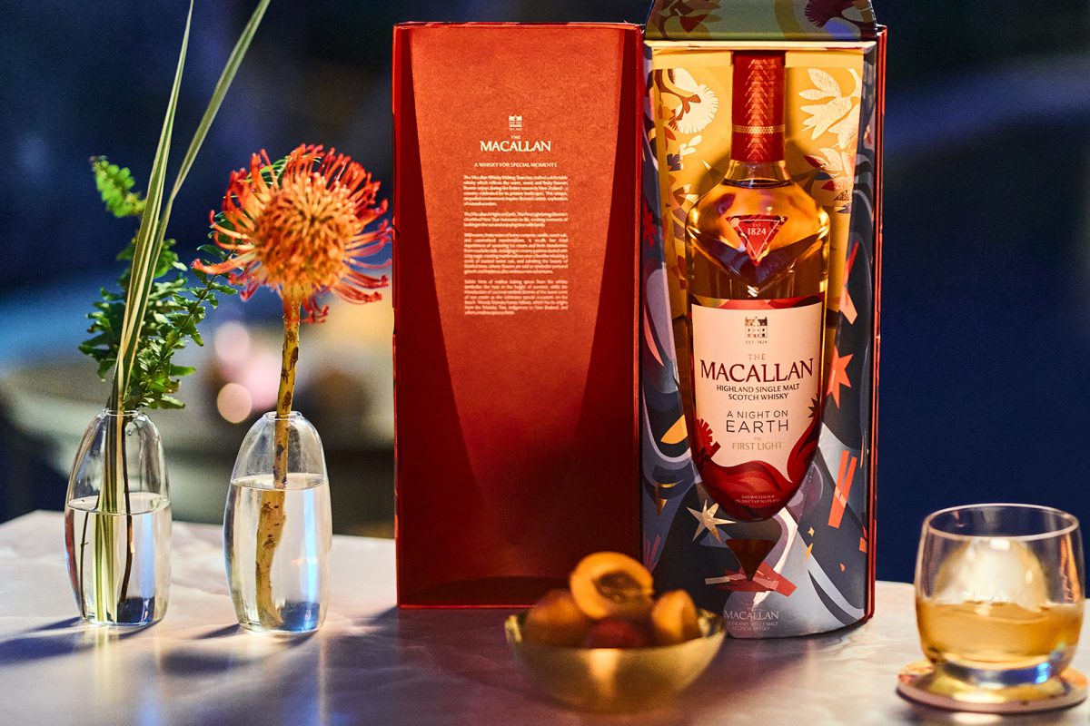 MAC-2025-ANOE-The-First-Light-BTS-blue-pack-serve-2945-16x9-RGB-150dpi